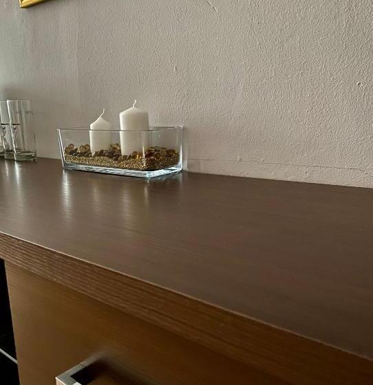 １ベッドルームアパートメント, Akor