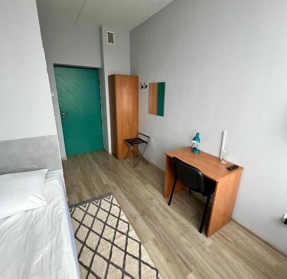 スタンダードシングルルーム, Akor