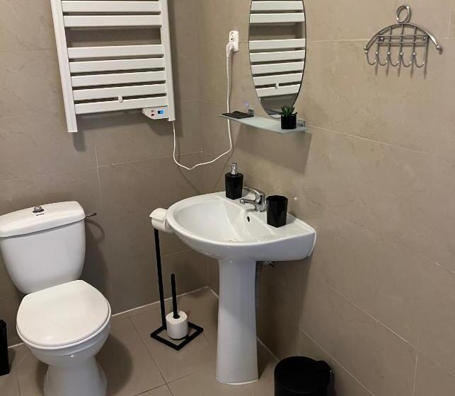 １ベッドルームアパートメント, Akor