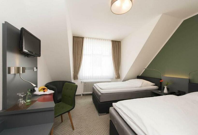 Номер Стандарт, Am Markt