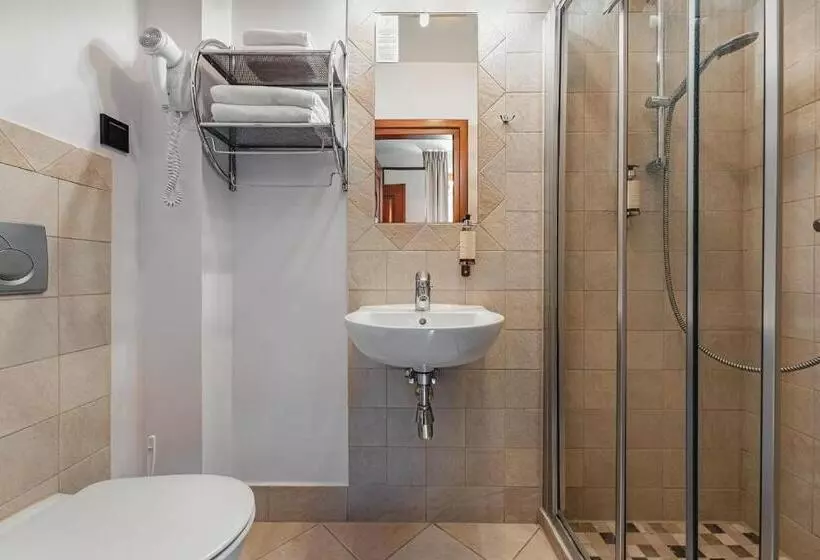Standard-huone, Batory