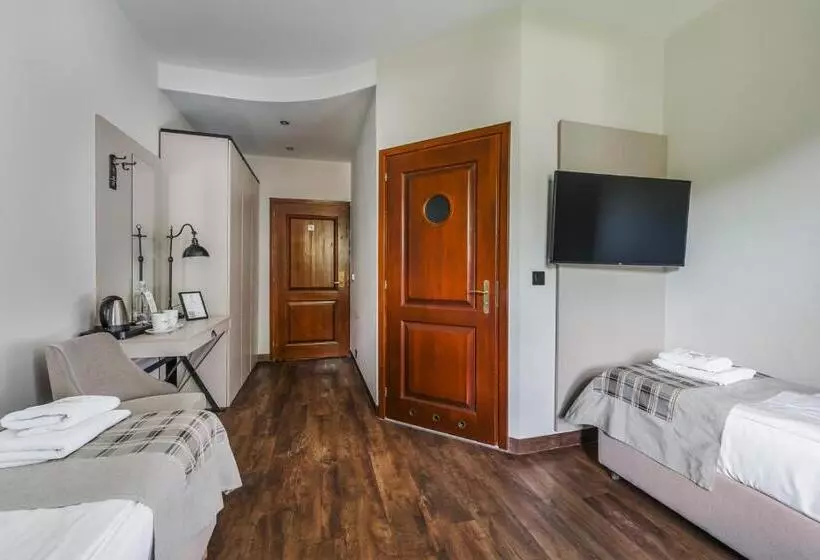 Standard-huone, Batory