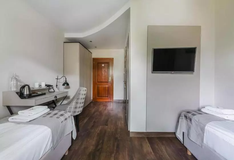 Standard-huone, Batory