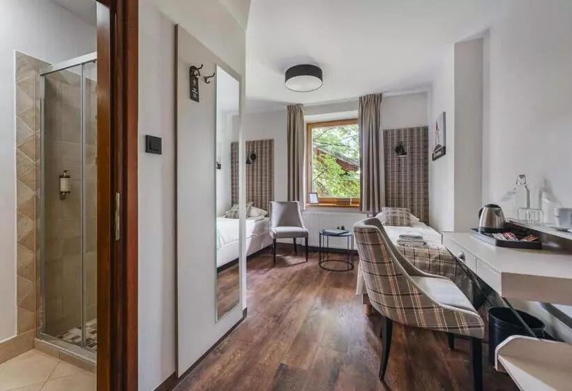 Standard-huone, Batory