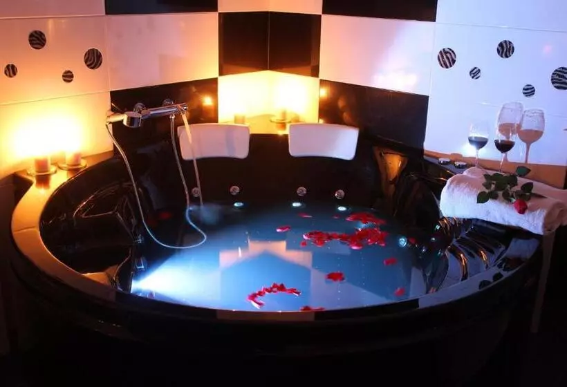 １ベッドルームのデラックスアパートメント, Fado Spa & Restaurant