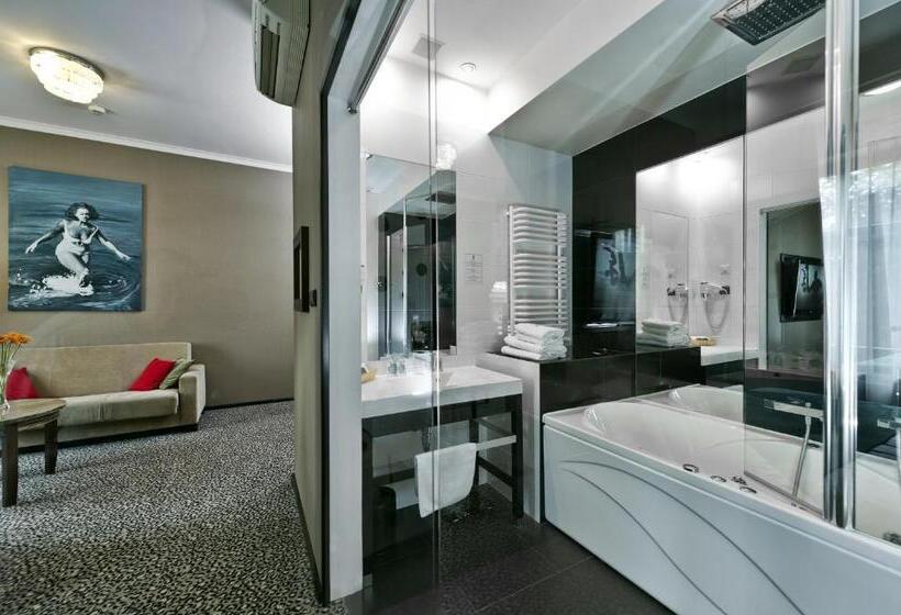 דירת חדר, Fado Spa & Restaurant