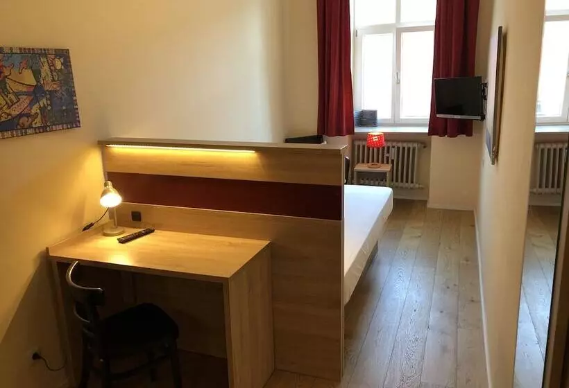 اتاق استاندارد یک تخته با سرویس بهداشتی مشترک, Gasthof Flotzinger Brau