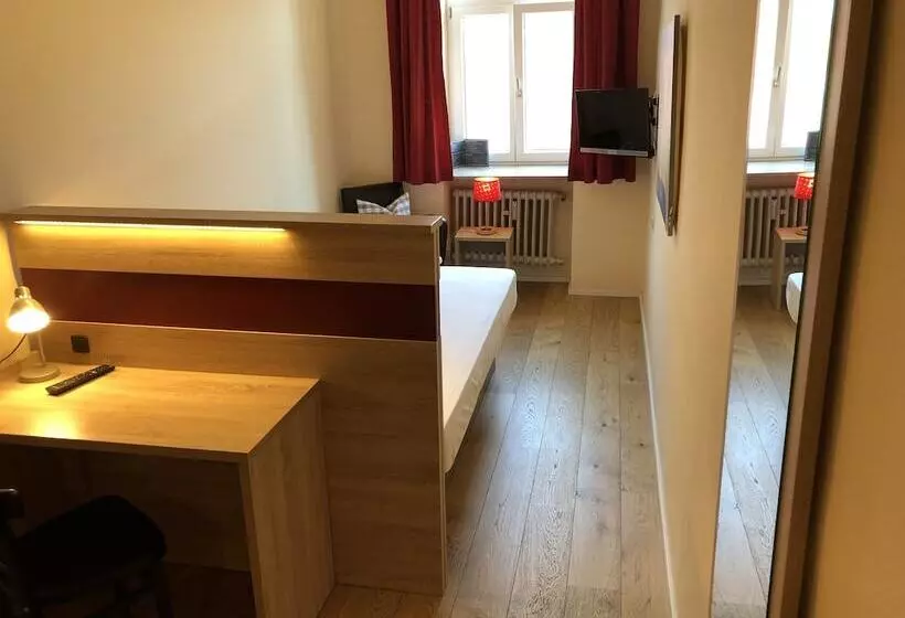 اتاق استاندارد یک تخته با سرویس بهداشتی مشترک, Gasthof Flotzinger Brau