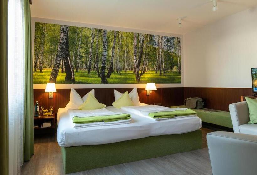 标准单人间, Goldener Hirsch