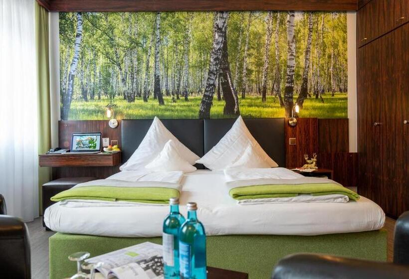 标准单人间, Goldener Hirsch