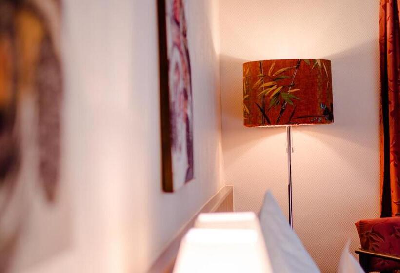 标准间, Goldener Hirsch