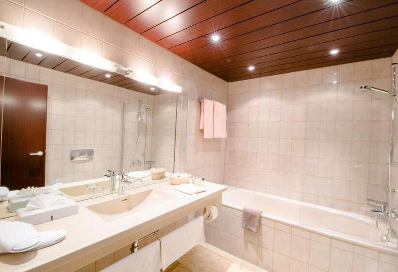 标准间, Goldener Hirsch