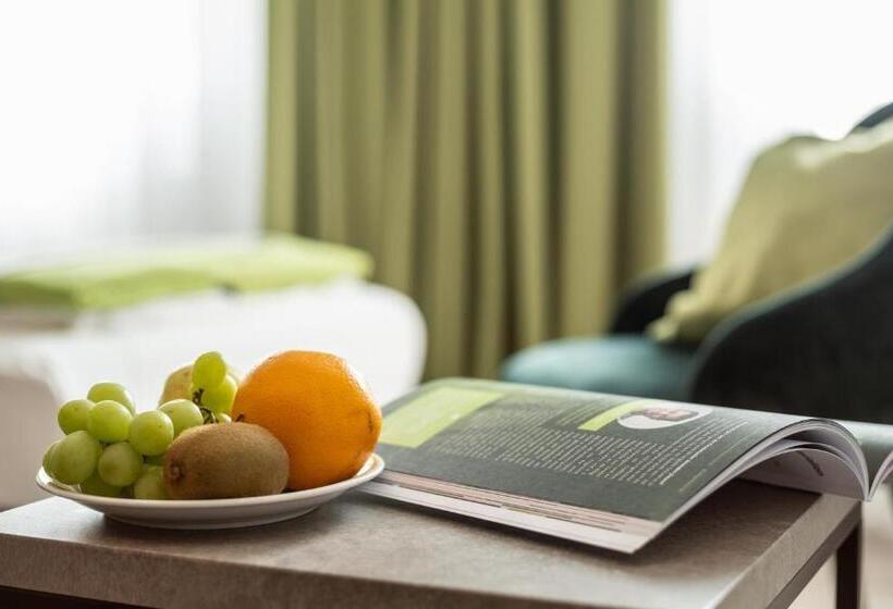 标准间, Goldener Hirsch