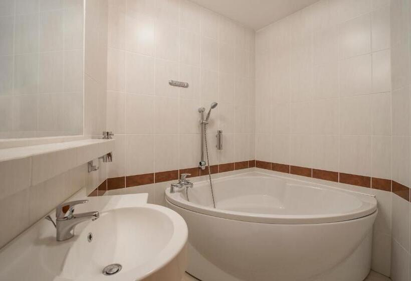 주니어 스위트, Masuria