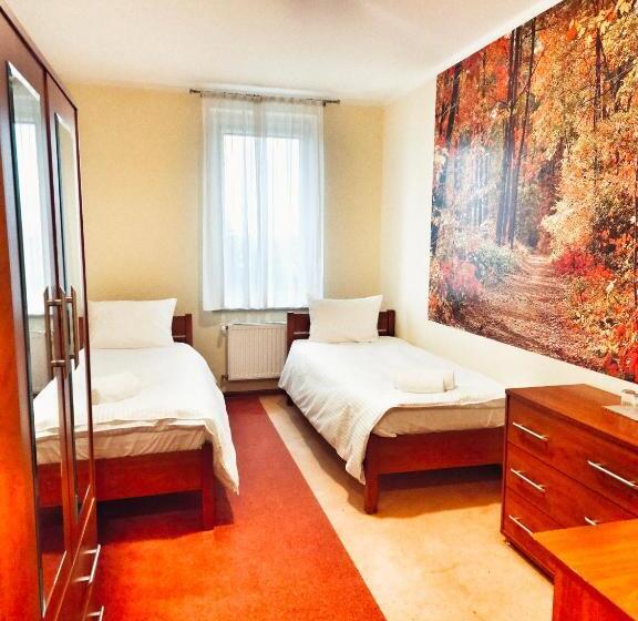 标准间, I Restauracja W Luboniu