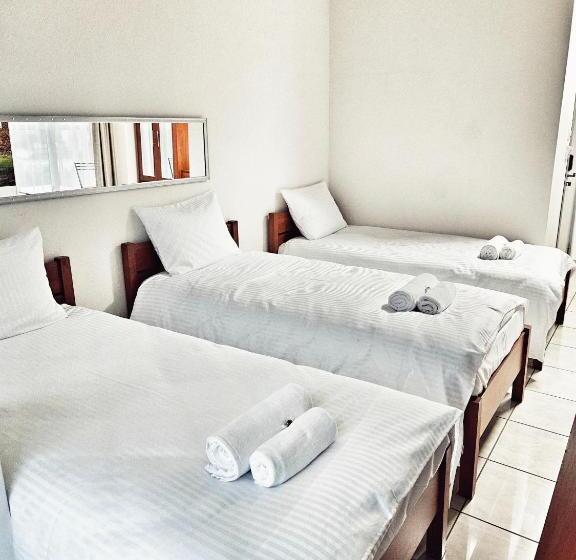 标准三人间, I Restauracja W Luboniu