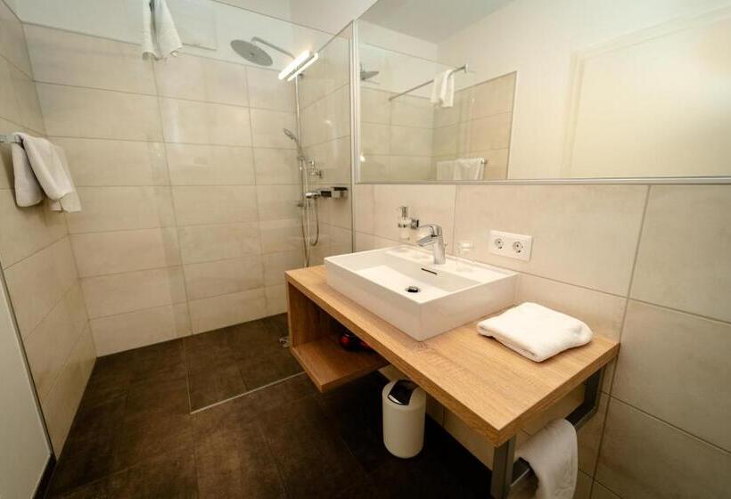 스탠다드 스튜디오, Das Stadler Metzgerwirt