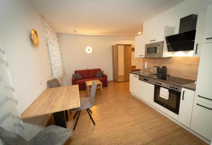 스탠다드 스튜디오, Das Stadler Metzgerwirt