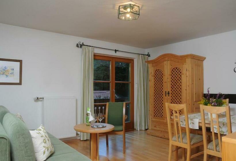 جناح مزوَّد بشرفة, Naturidyll Hotel Hammerschmiede