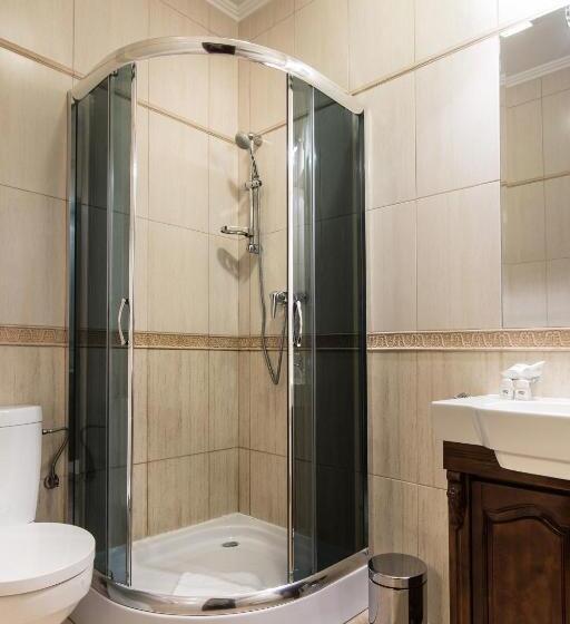 اتاق استاندارد سه نفره, Pałac Bursztynowy