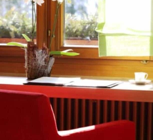 컴포트 룸, Restaurant Adler