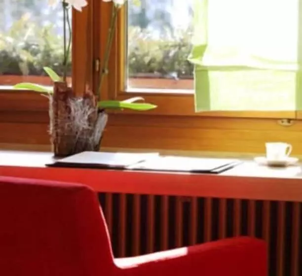 コンフォートルーム, Restaurant Adler