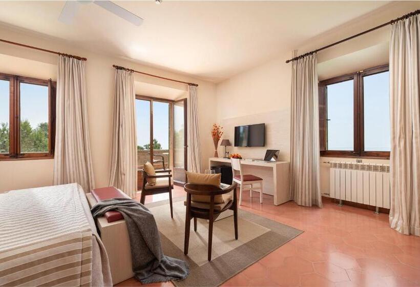 주니어 스위트, Santuari De Cura