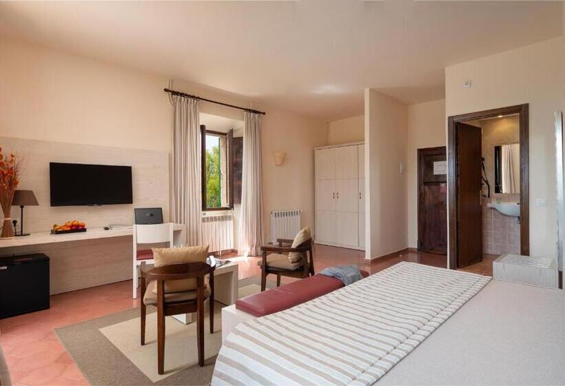 패밀리 스위트, Santuari De Cura