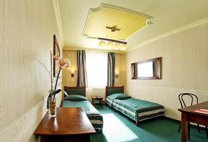 غرفة إقتصادية, Senator Konferencje & Spa