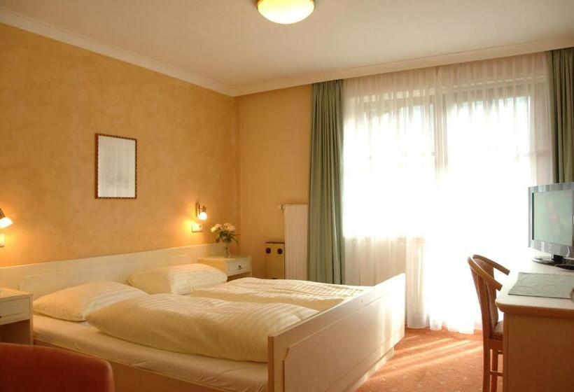 غرفة قياسية, Taxenbacherhof