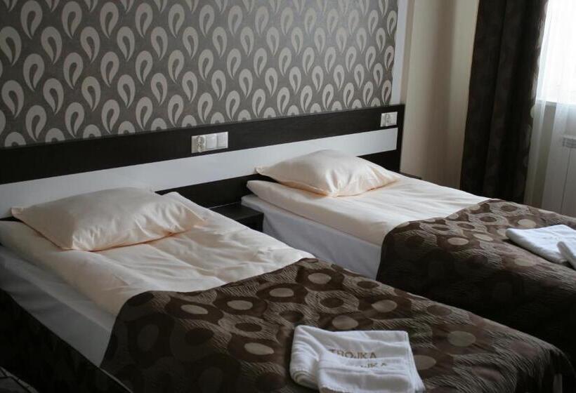 스탠다드 룸, Trojka