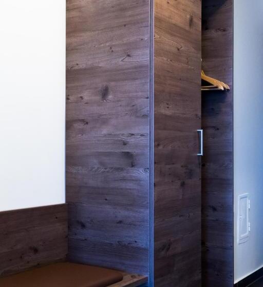 标准间, Vinothek Schwarzer Adler