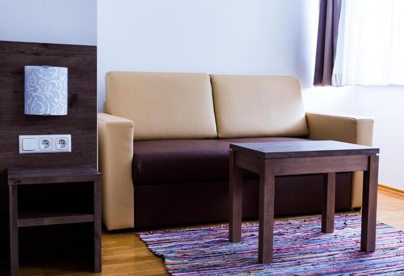 标准间, Vinothek Schwarzer Adler