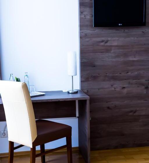 Номер Стандарт, Vinothek Schwarzer Adler