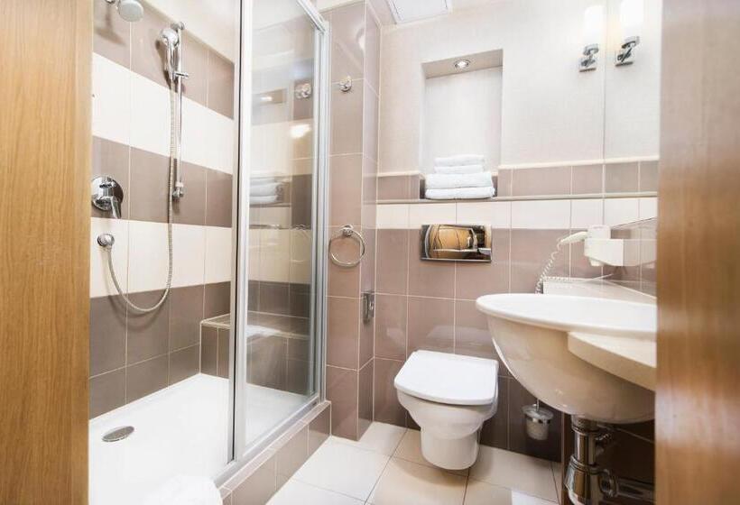 Номер Стандарт Трехместный, Warszawa Spa & Resort