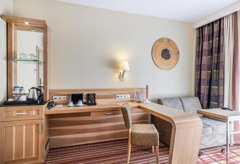 Номер бизнес-класса, Warszawa Spa & Resort