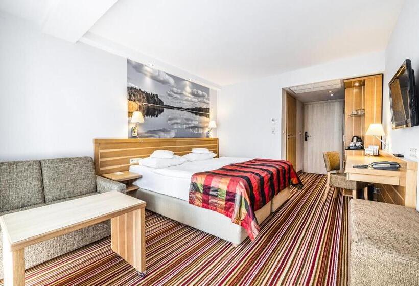 Номер Стандарт Вид на Озеро, Warszawa Spa & Resort