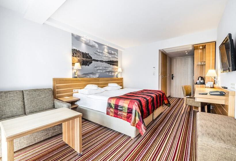 Номер Стандарт Вид на Озеро, Warszawa Spa & Resort