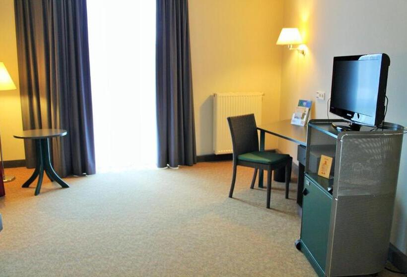 스탠다드 트리플 룸, Wörth