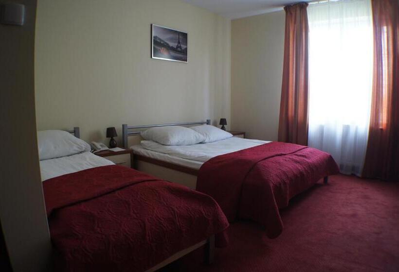 スタンダードトリプルルーム, Yuca