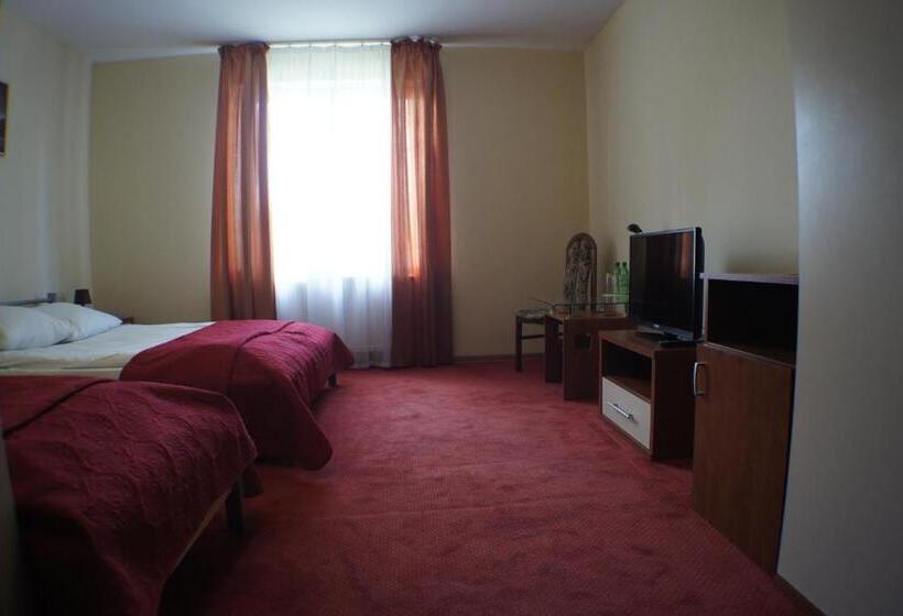 Quarto Triplo Estandar, Yuca