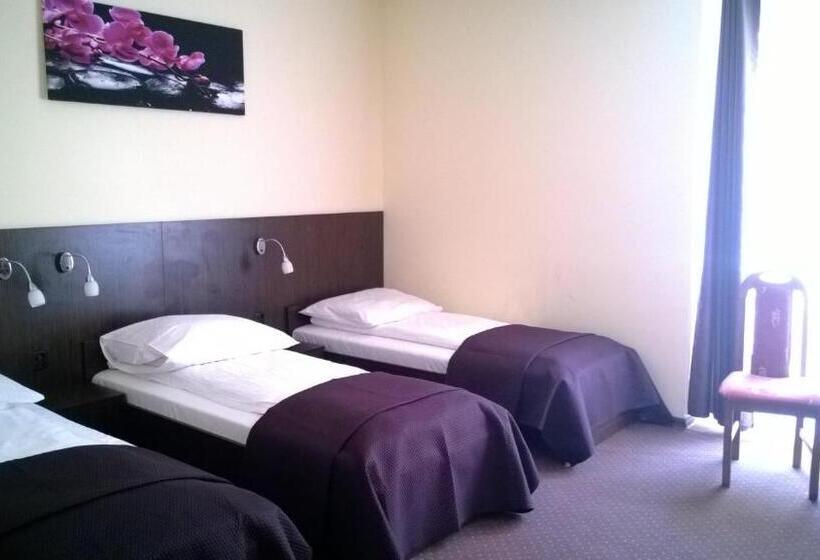 スタンダードトリプルルーム, Yuca