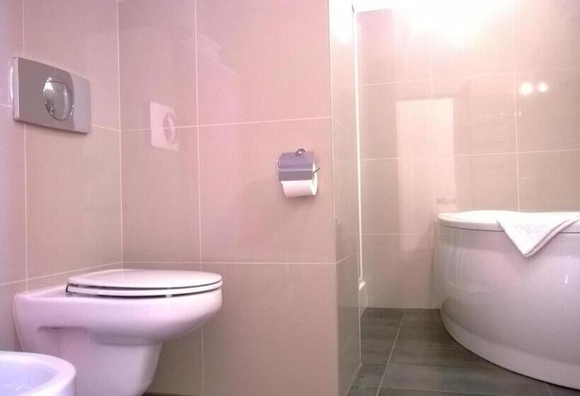Quarto Triplo Estandar, Yuca