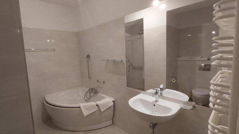 Quarto Deluxe Individual, Yuca