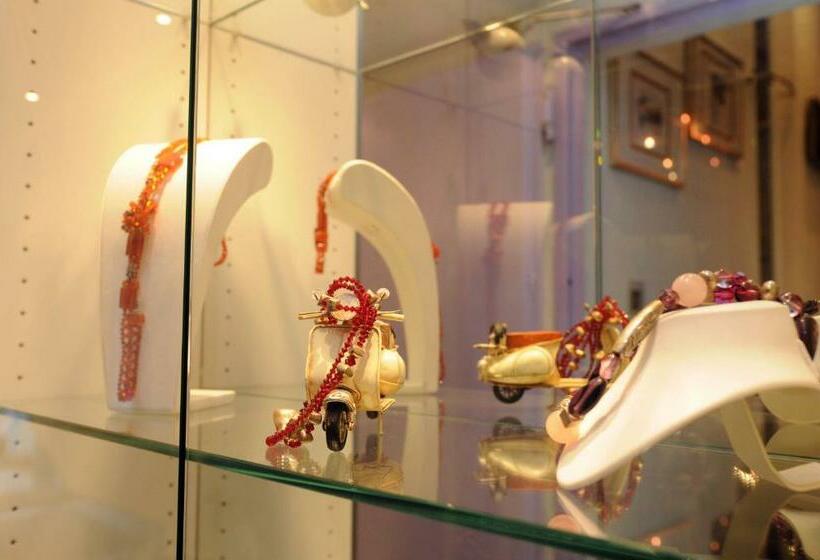 标准单人间, Zur Krone