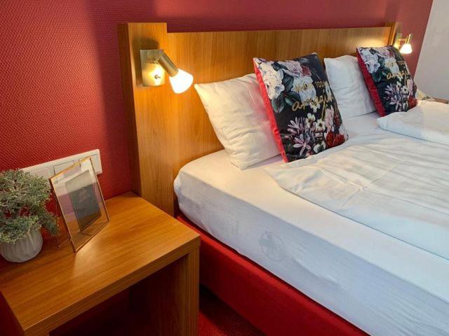 标准间, Zur Krone