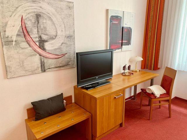 标准间, Zur Krone