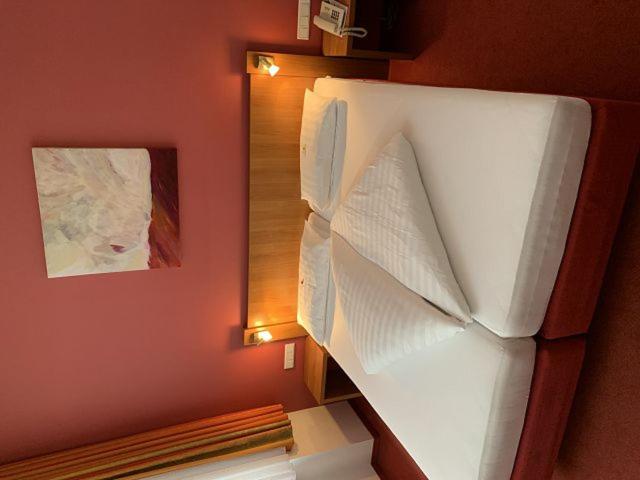 标准间, Zur Krone