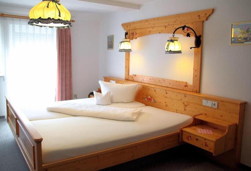 Номер Стандарт с Балконом, Land Gut Hotel Höhengasthof Adler