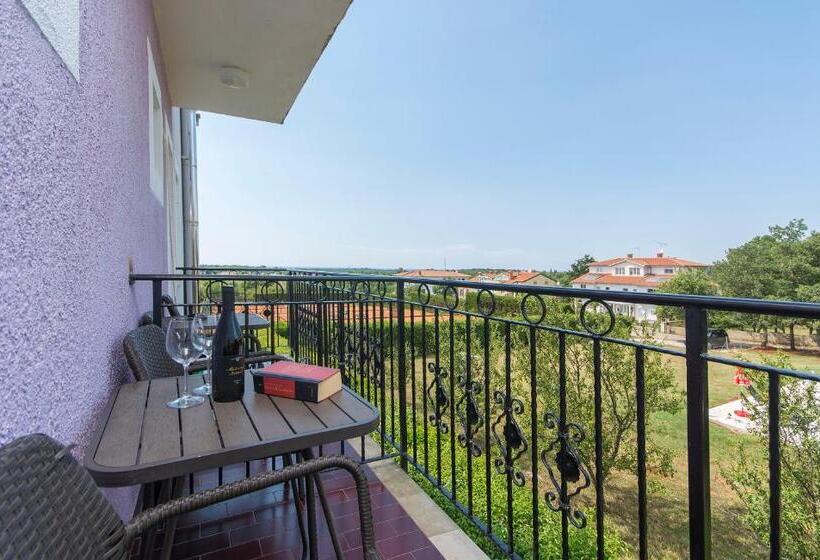 חדר סטנדרט לשלושה, Villa Gloria